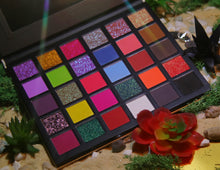 Load image into Gallery viewer, CASCABEL 30 PAN EYESHADOW PALETTE
